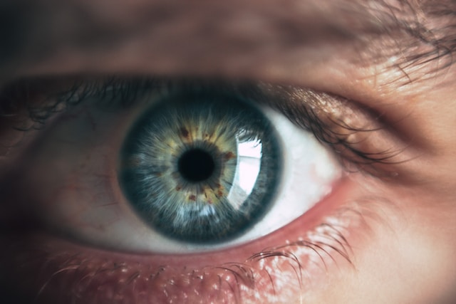 Was ist die beste Technik, um die Farbe Ihrer Augen zu ändern?